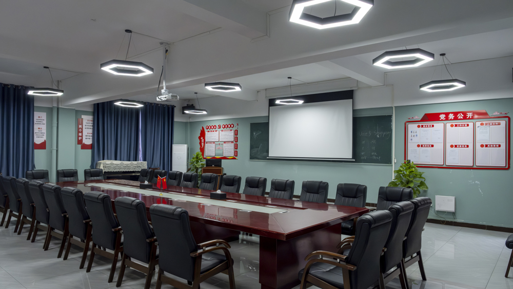 国际学院党员活动室（图2）