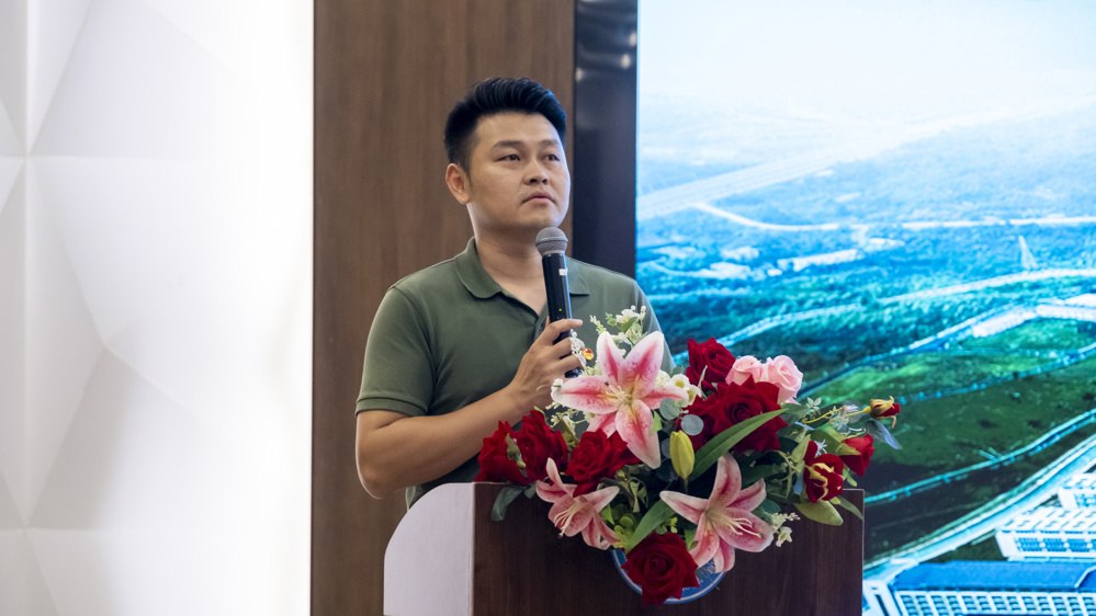 老师代表讲话特写（邓玄宁摄） (4)